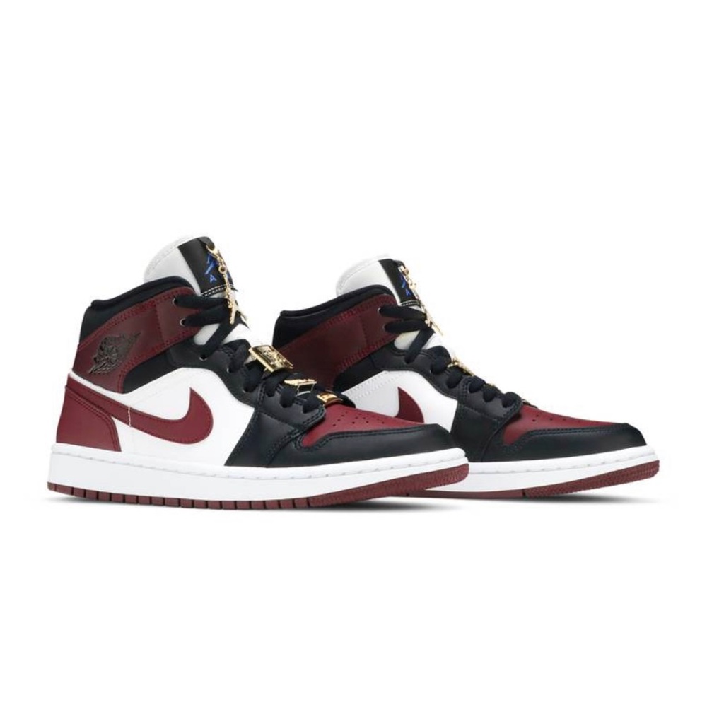 WMNS air jordan 1 mid SE ‘Gold Pendant’